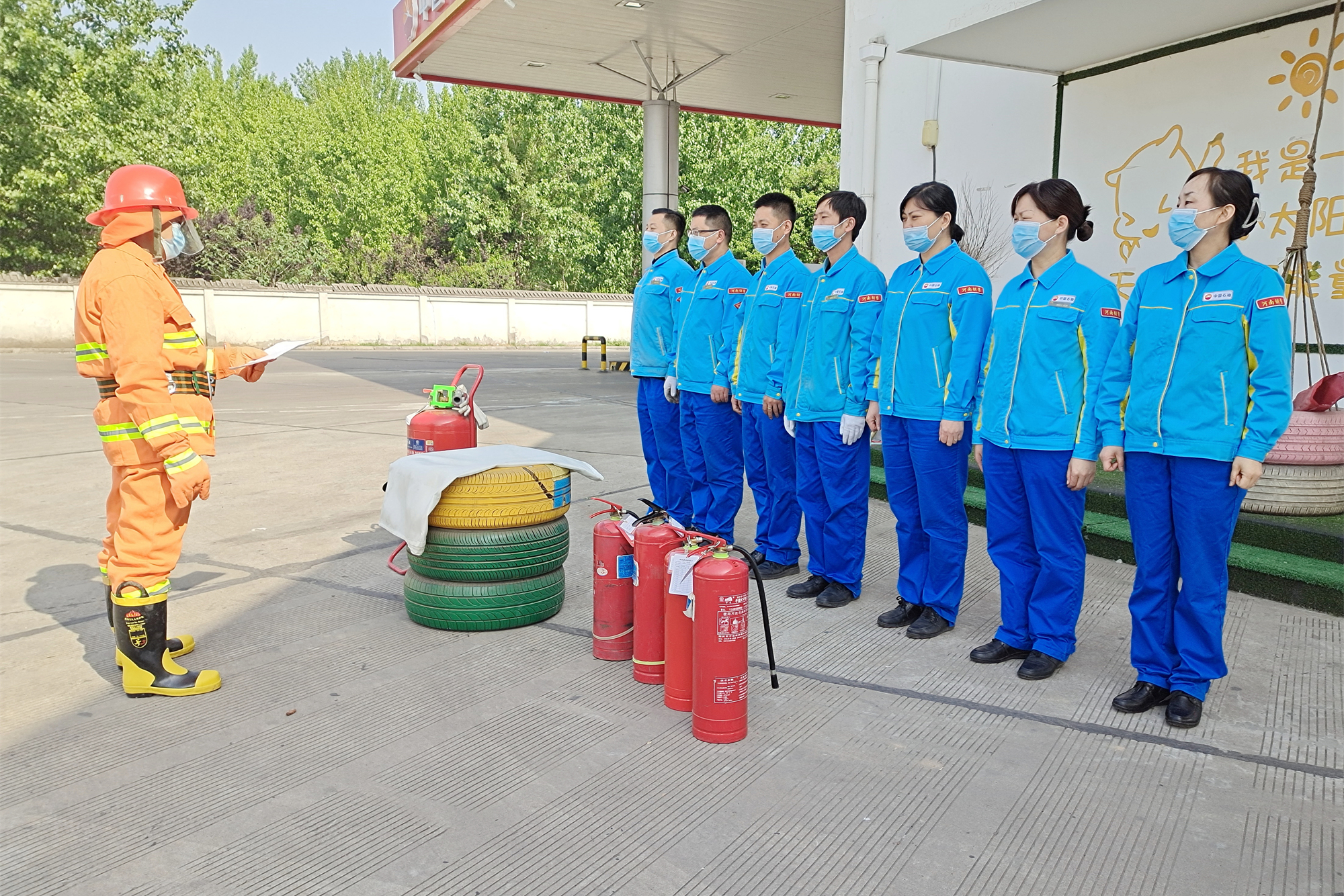 洛陽(yáng)站開(kāi)展消防演練 (1).jpg 洛陽(yáng)站開(kāi)展消防演練 (1).jpg